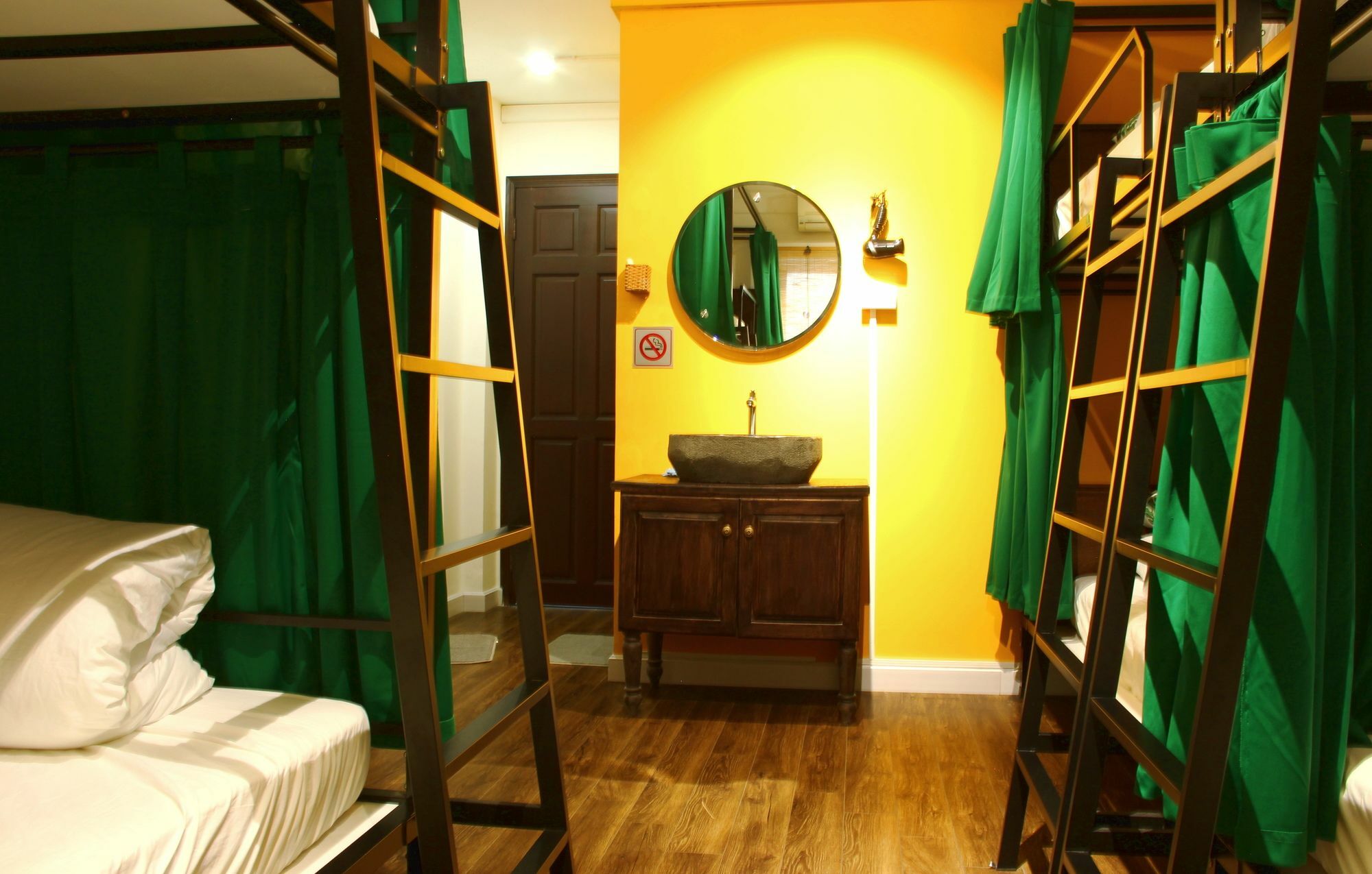 Lamo Boutique Hotel Хошимин Екстериор снимка